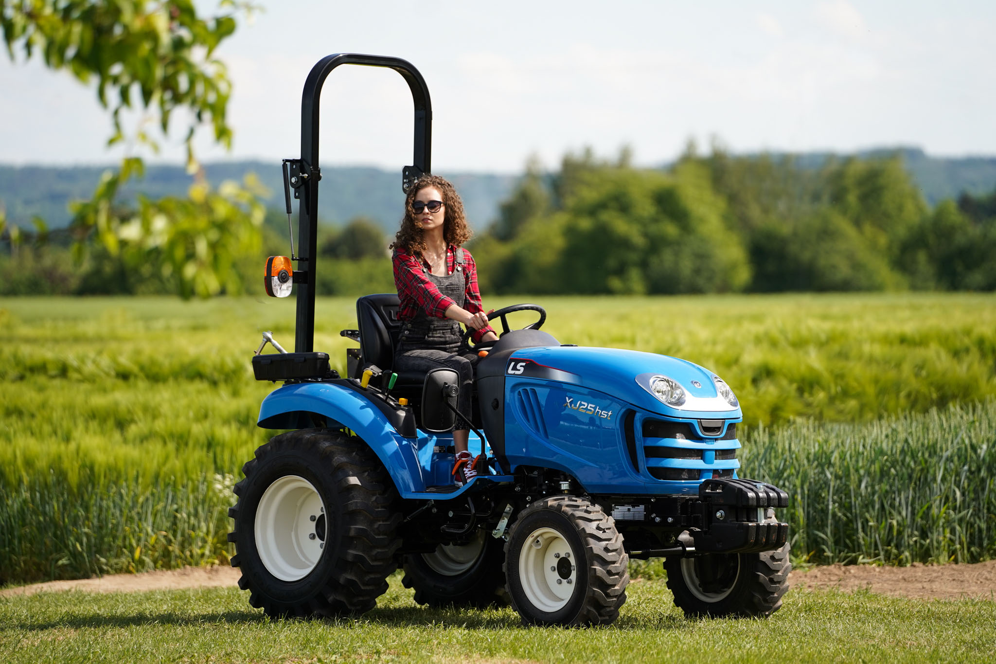 Mini LS Tractor XJ25