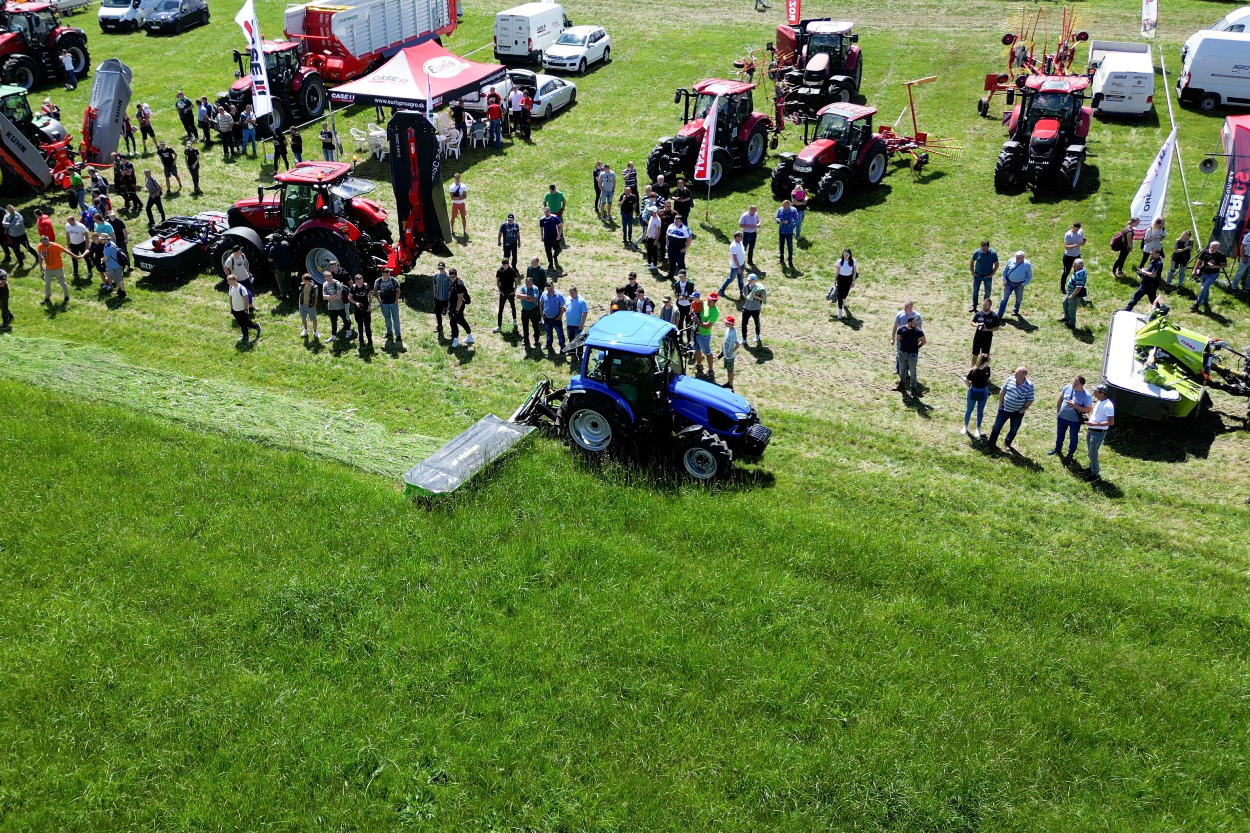 Tests and demonstrations of tractors and agricultural machines Slovakia – LS Tractor