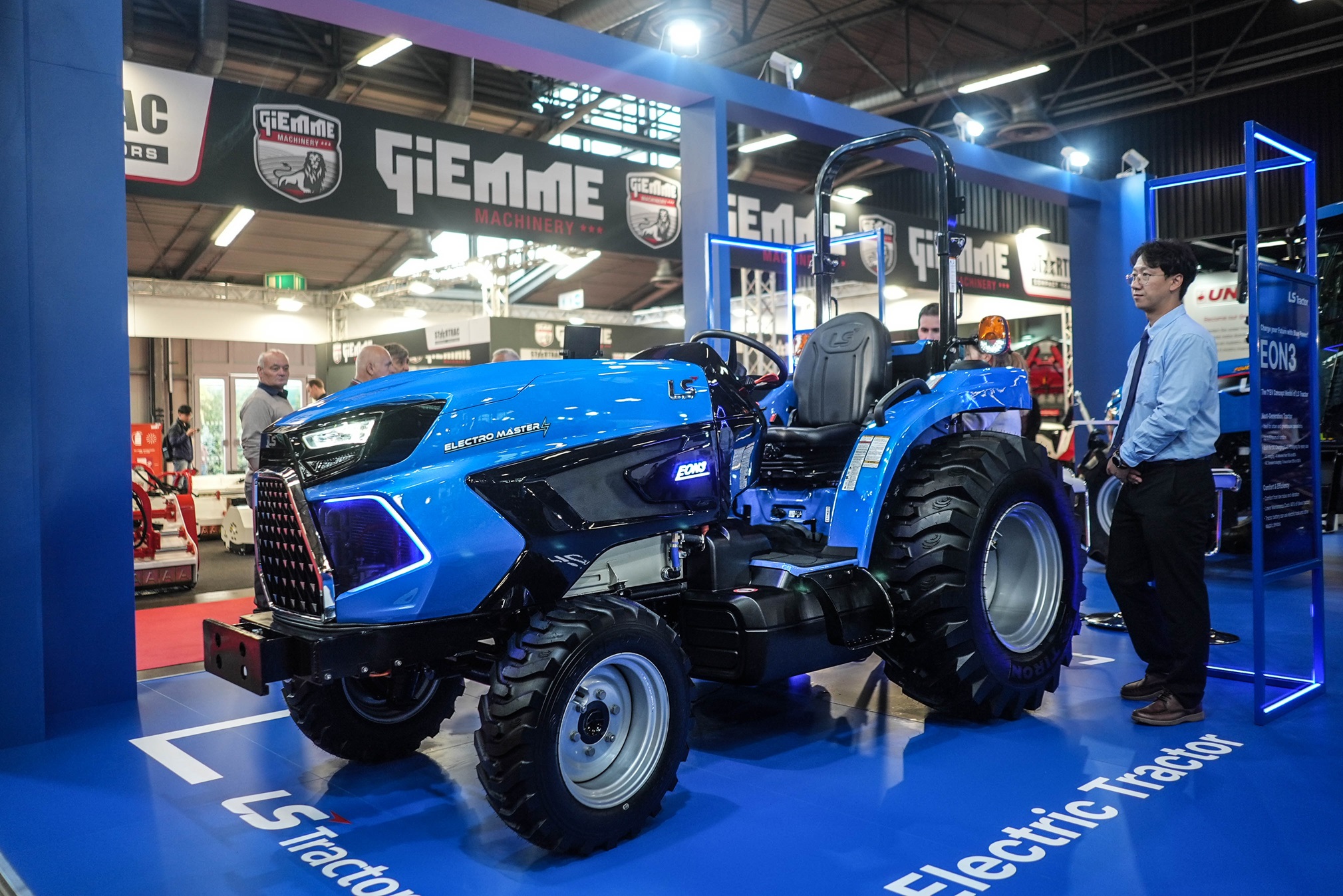 EON3 electric tractor by LS Tractor – EIMA 2024